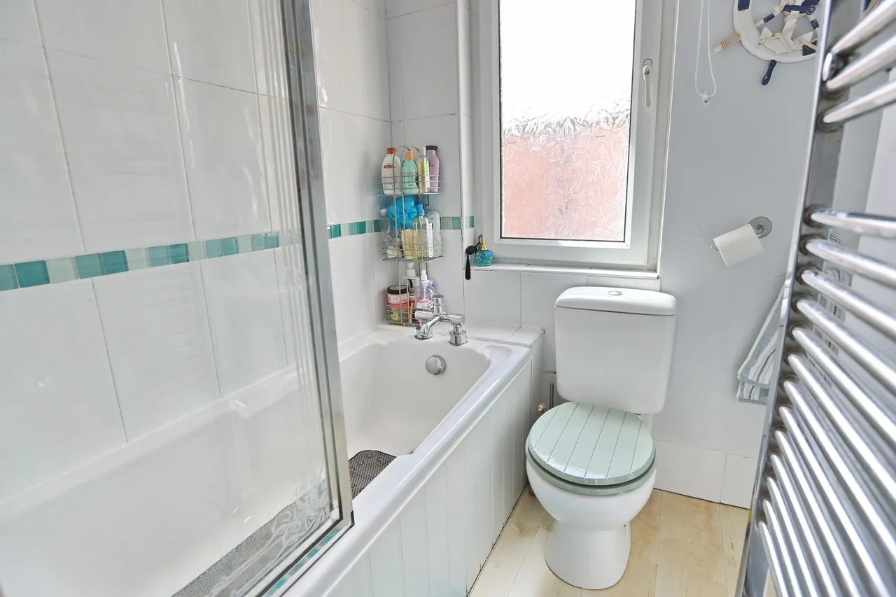 Park Street, Prestwich, M25, photo 13