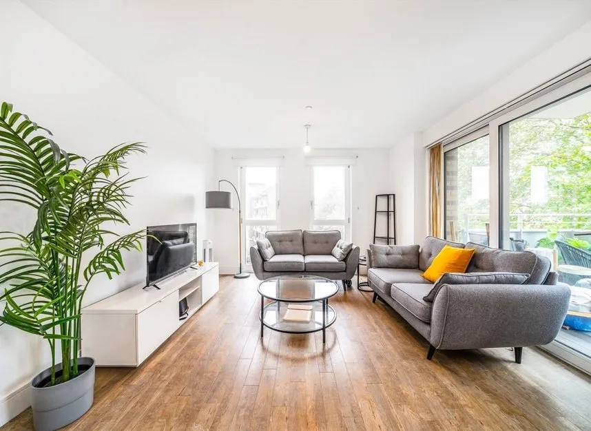 3 bed flat to rent, Hannaford Walk, Ivy Point, E3