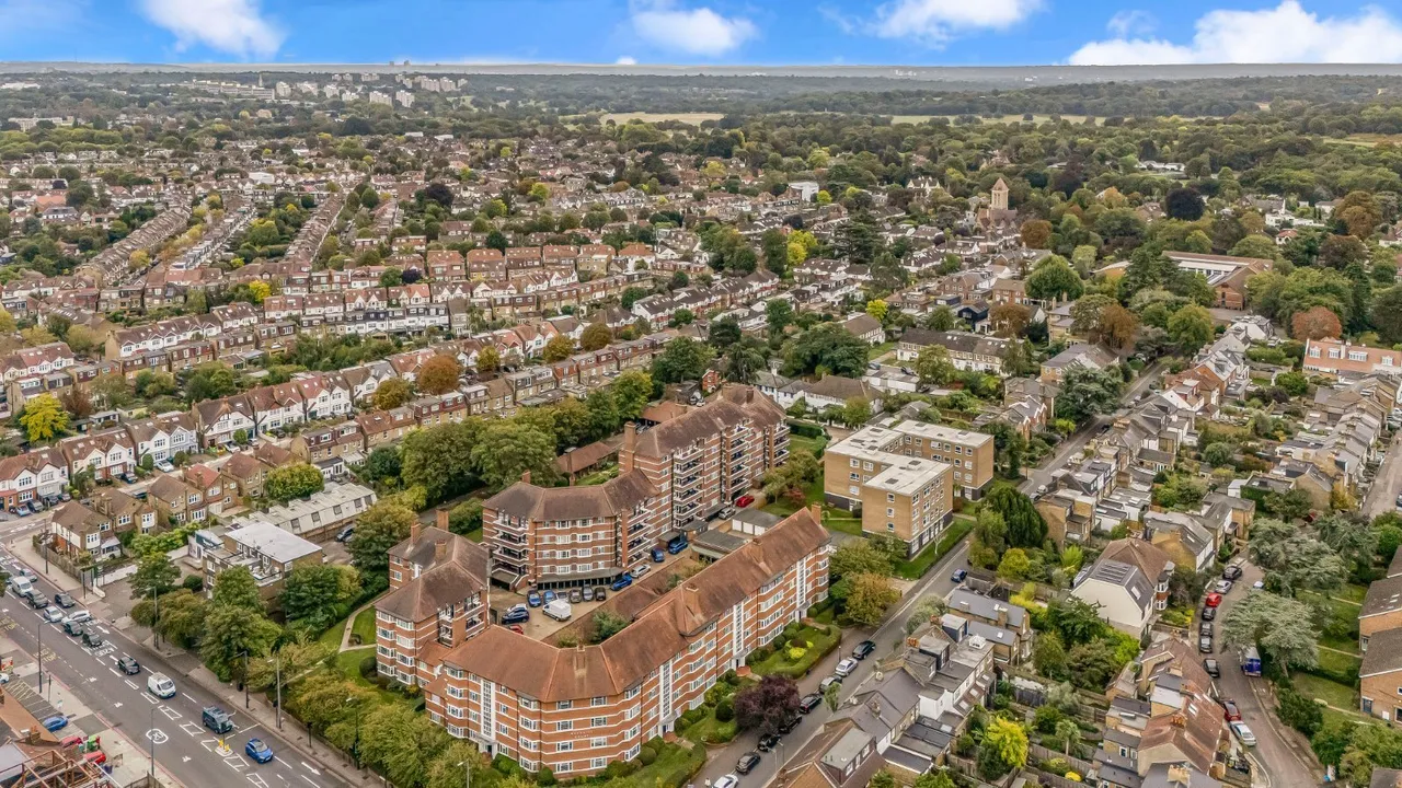 Upper Richmond Road West, London, SW14, photo 14