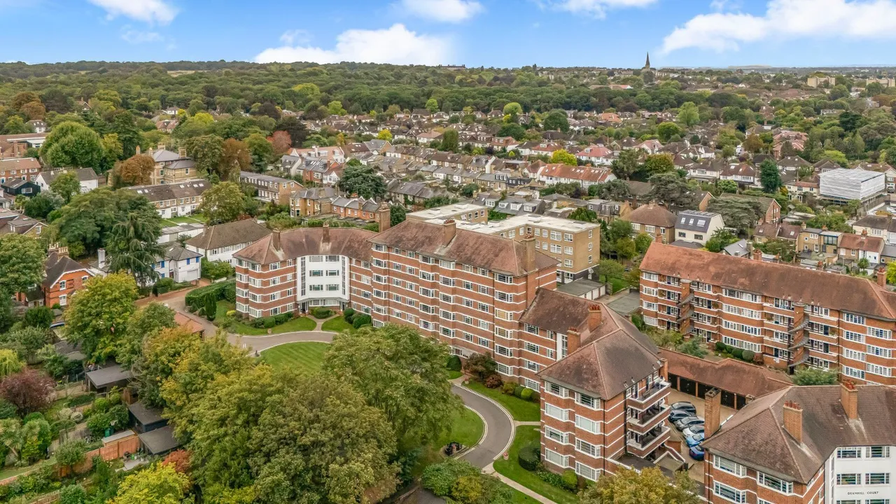 Upper Richmond Road West, London, SW14, photo 13