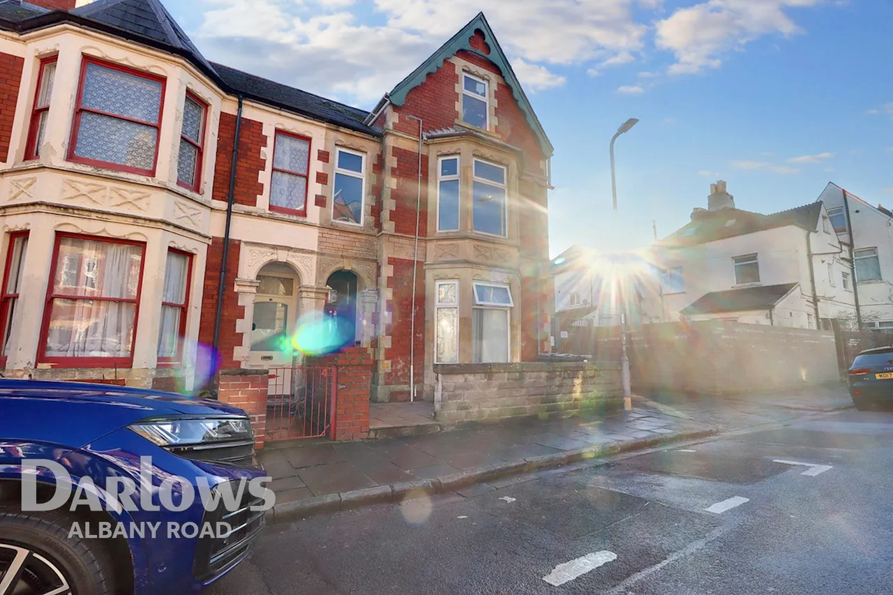 2 bed flat for sale, Claude Place, Cardiff