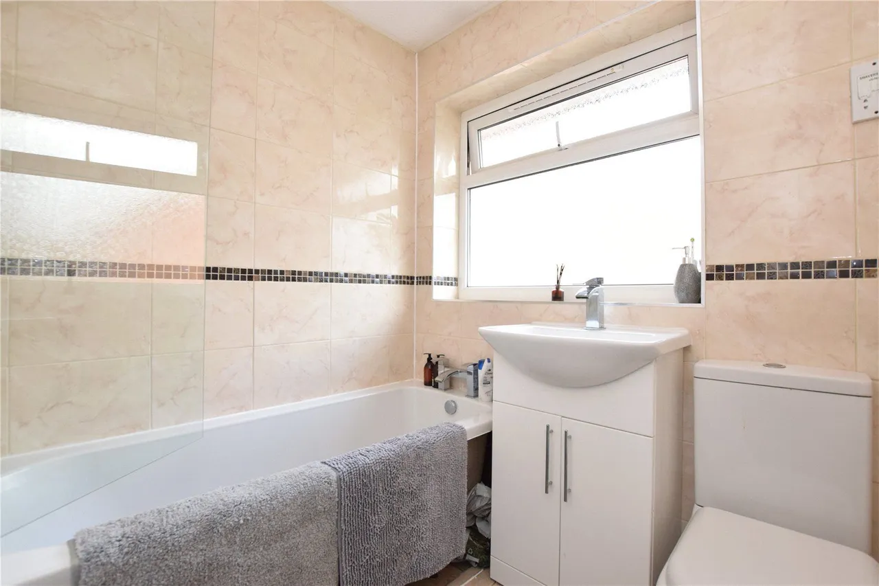 Oakdale Meadow, Leeds, LS14, photo 5