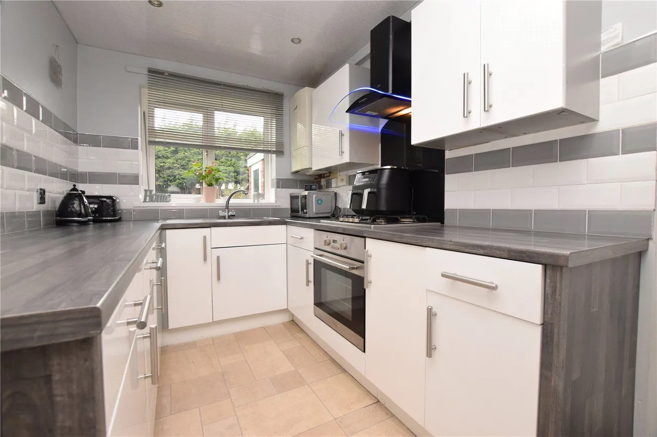 Oakdale Meadow, Leeds, LS14, photo 15
