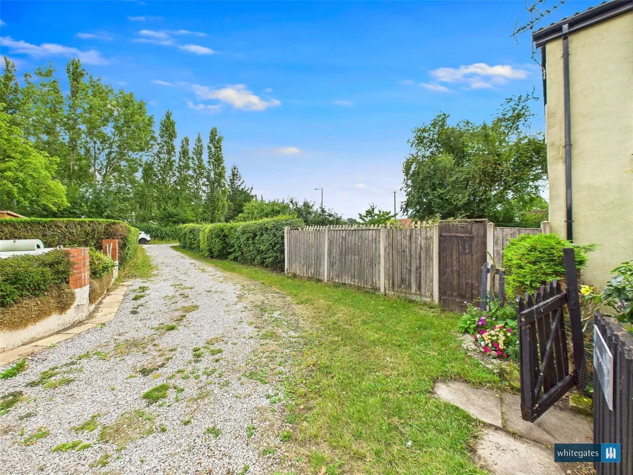 Shaw Lane, Fenwick, DN6, photo 27