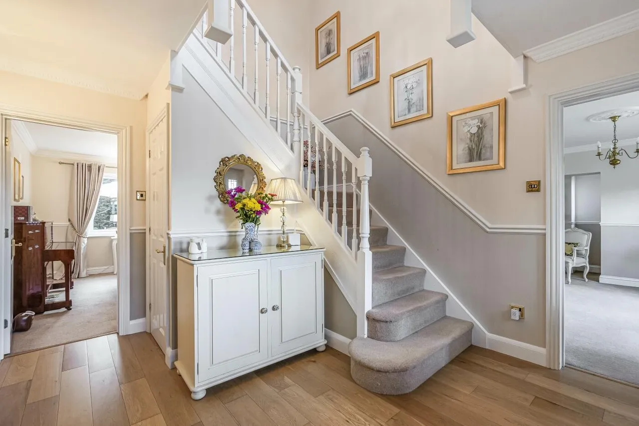 Poets Gate St James Parish, Goffs Oak EN7 6SB, photo 5