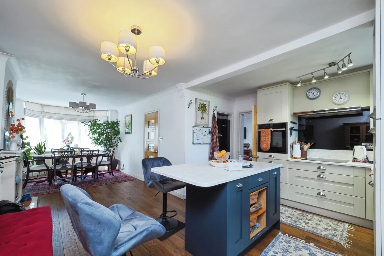 Lilac Crescent, Beeston, Nottingham, Nottinghamshire, NG9, photo 3