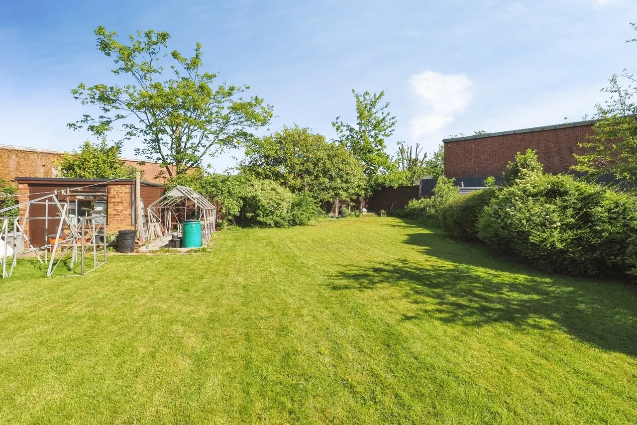 Lilac Crescent, Beeston, Nottingham, Nottinghamshire, NG9, photo 27
