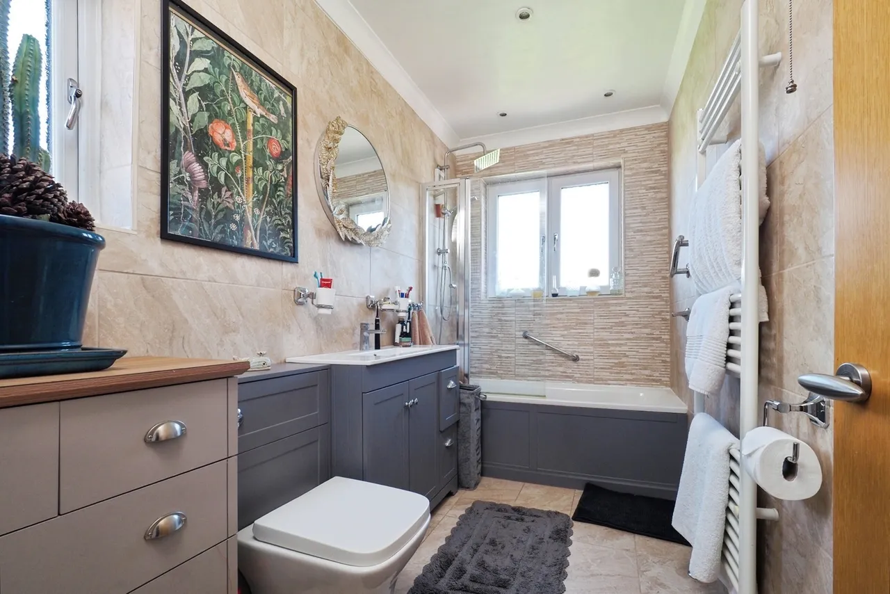 Lilac Crescent, Beeston, Nottingham, Nottinghamshire, NG9, photo 14