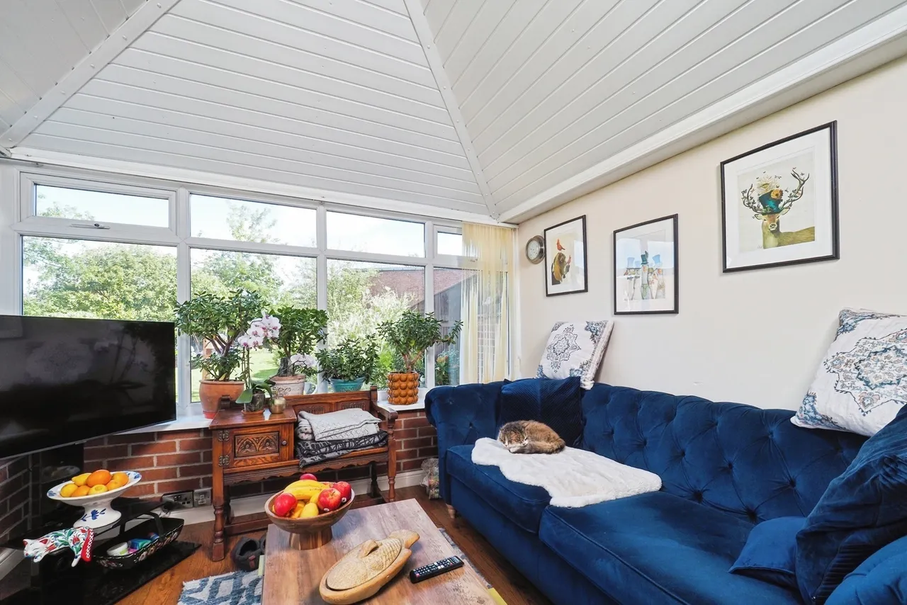 Lilac Crescent, Beeston, Nottingham, Nottinghamshire, NG9, photo 5