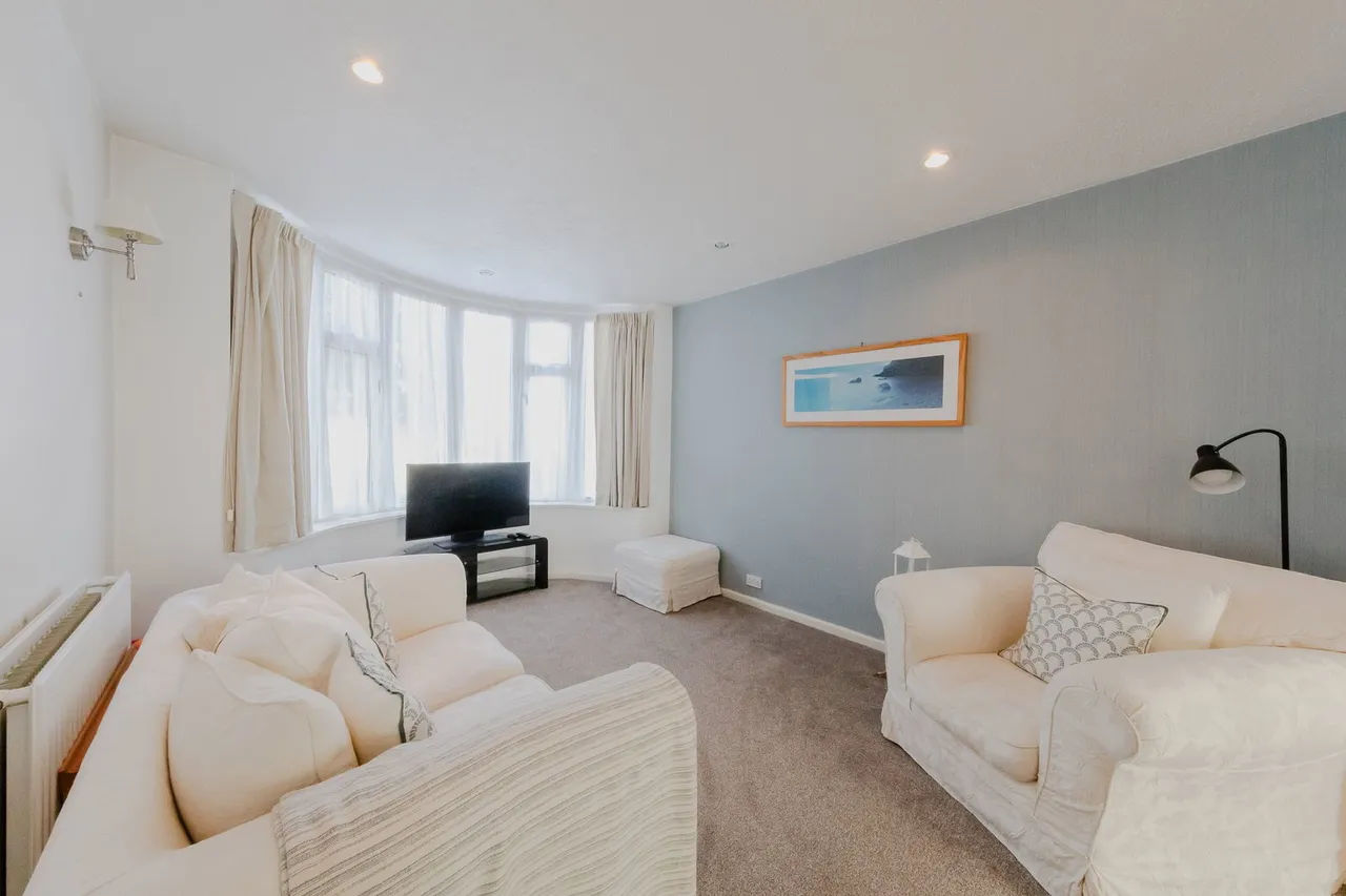 Aylesbury Street West, Wolverton, MK12, photo 2