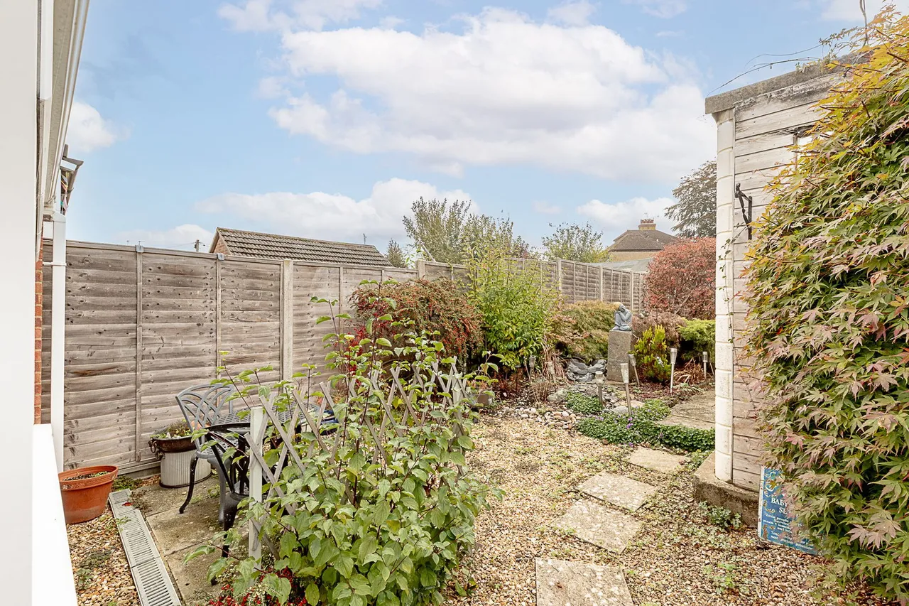 Aylesbury Street West, Wolverton, MK12, photo 17