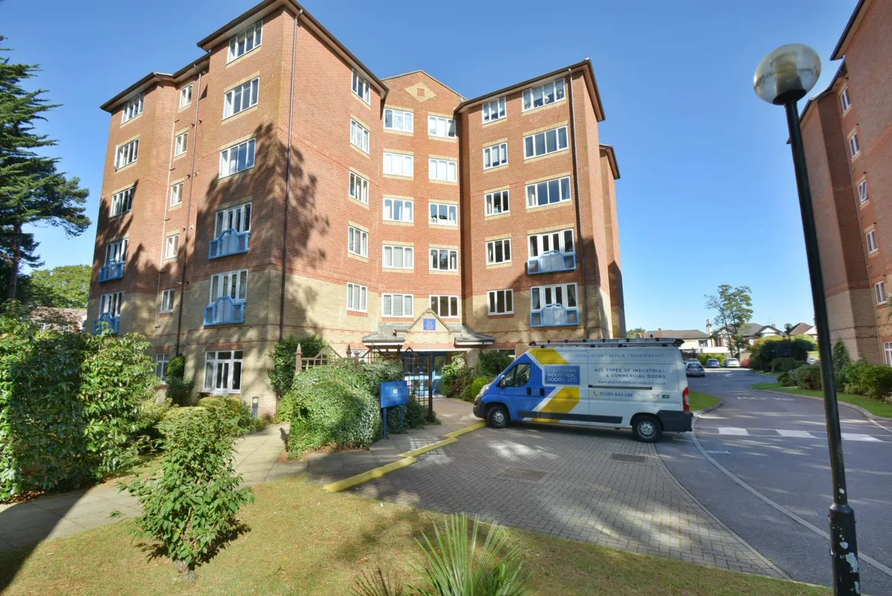 Melton Court, BH13, photo 15