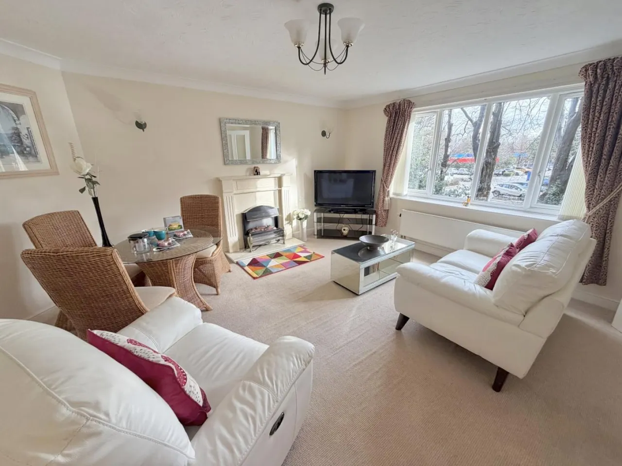 Melton Court, BH13, photo 2