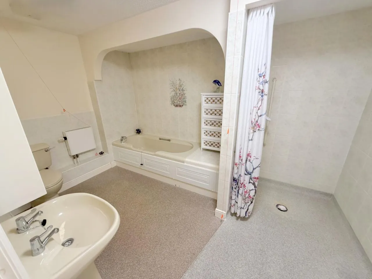 Melton Court, BH13, photo 9