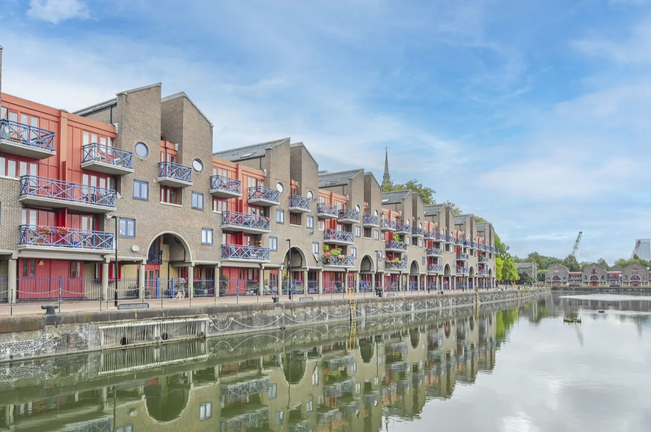 2 bed flat to rent — 33 Newlands Quay, London