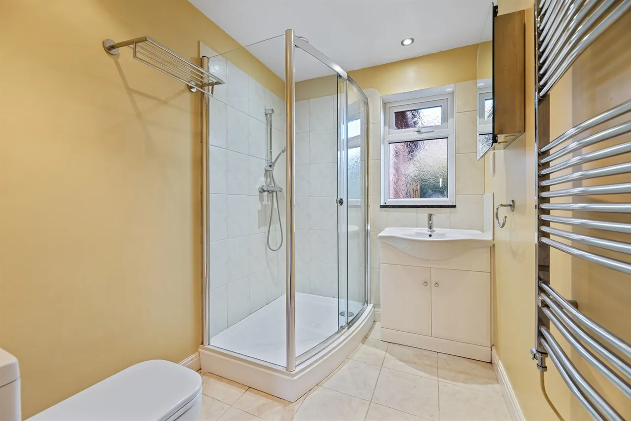 St. Lukes Way, Frodsham, photo 9