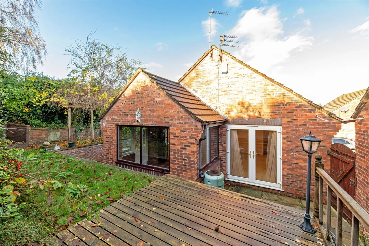St. Lukes Way, Frodsham, photo 26