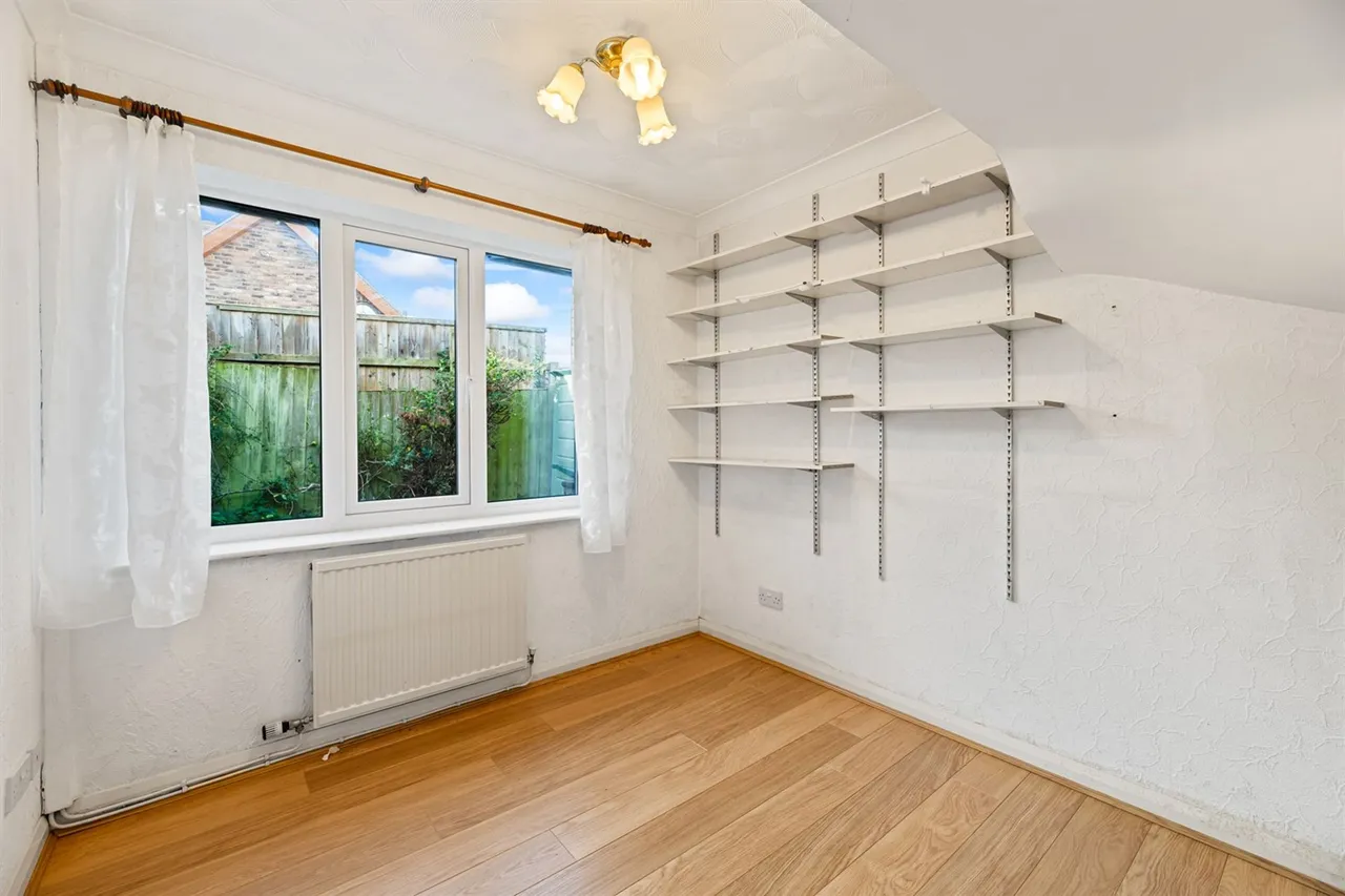St. Lukes Way, Frodsham, photo 13