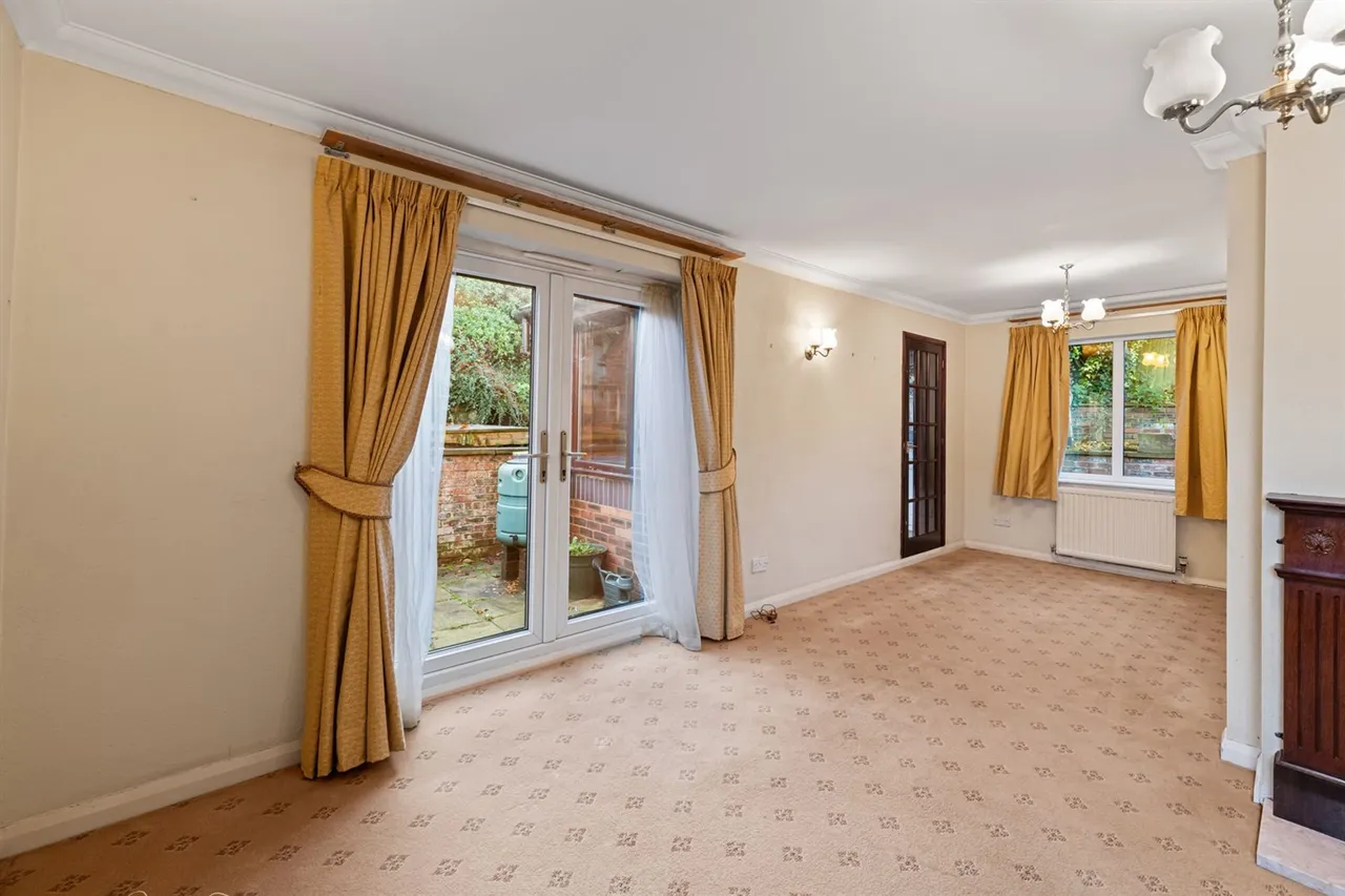 St. Lukes Way, Frodsham, photo 4