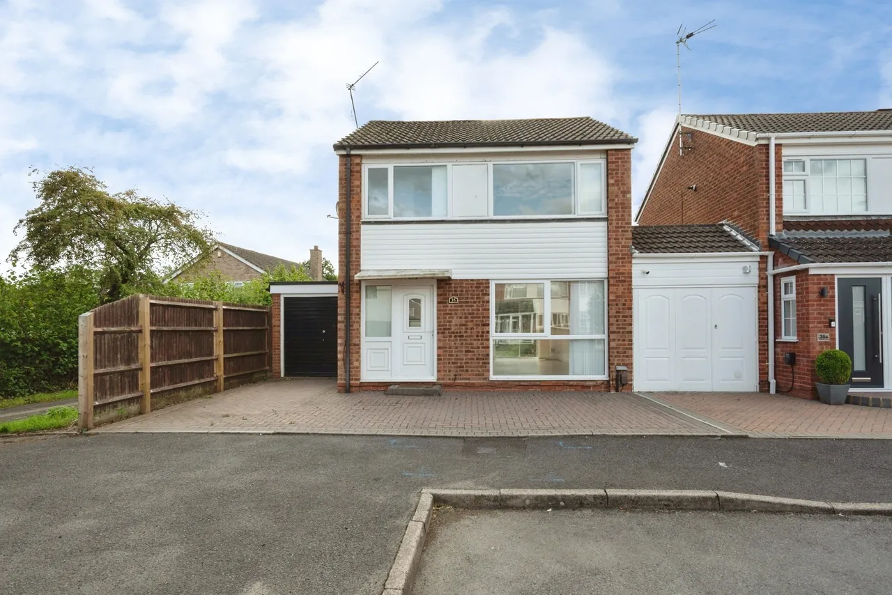 3 bed house for sale, Badger Close, Redditch, B98