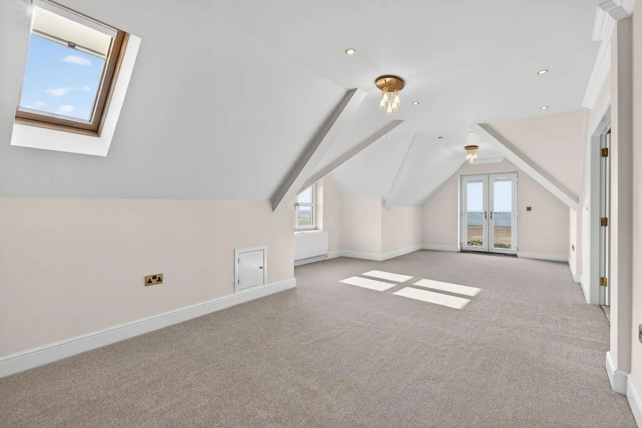 North Promenade, Nicoll Court, FY8, photo 10