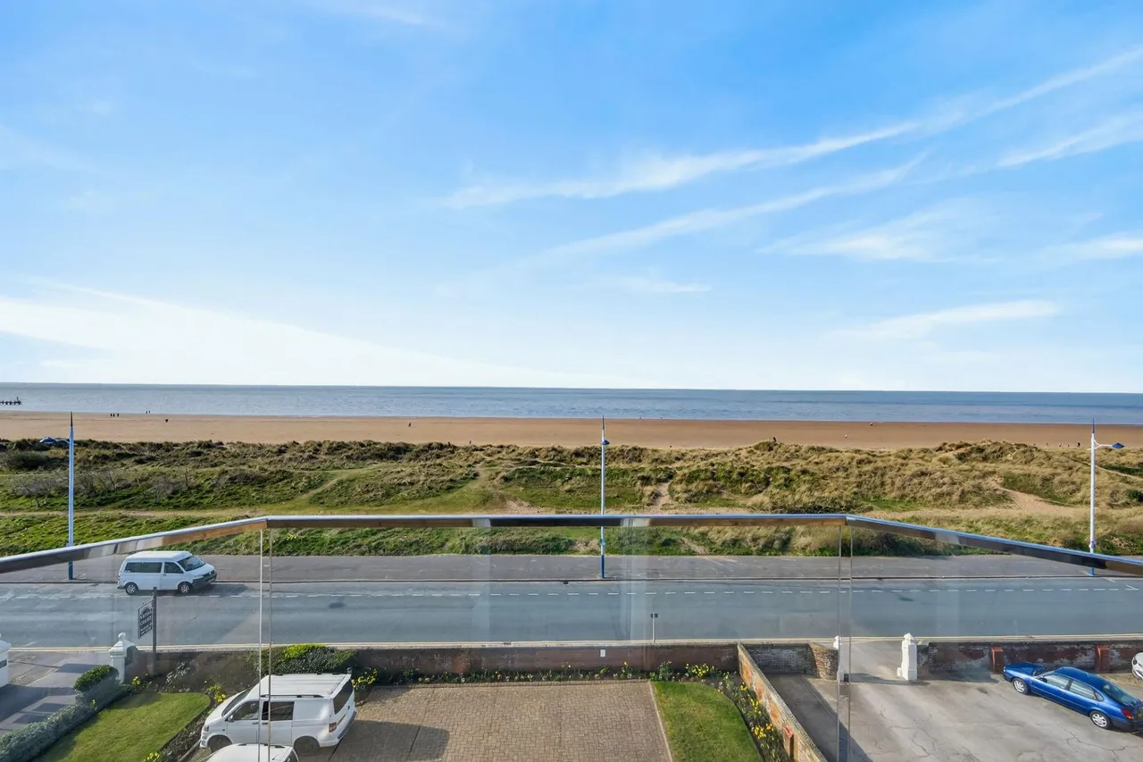 North Promenade, Nicoll Court, FY8, photo 19