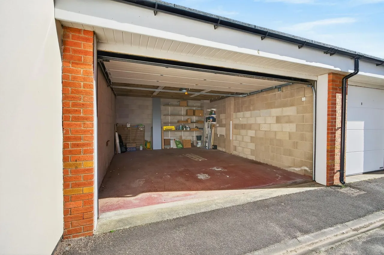 North Promenade, Nicoll Court, FY8, photo 32