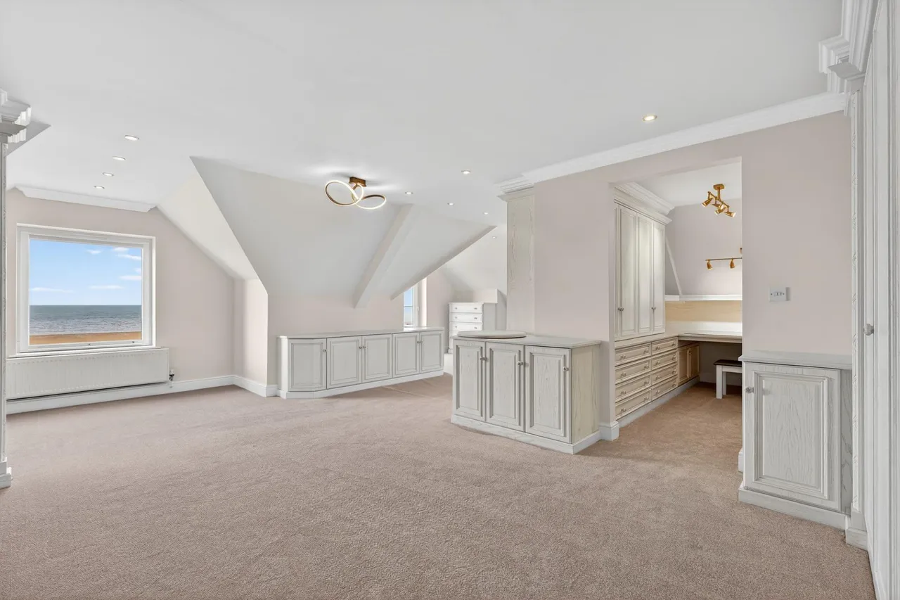 North Promenade, Nicoll Court, FY8, photo 15