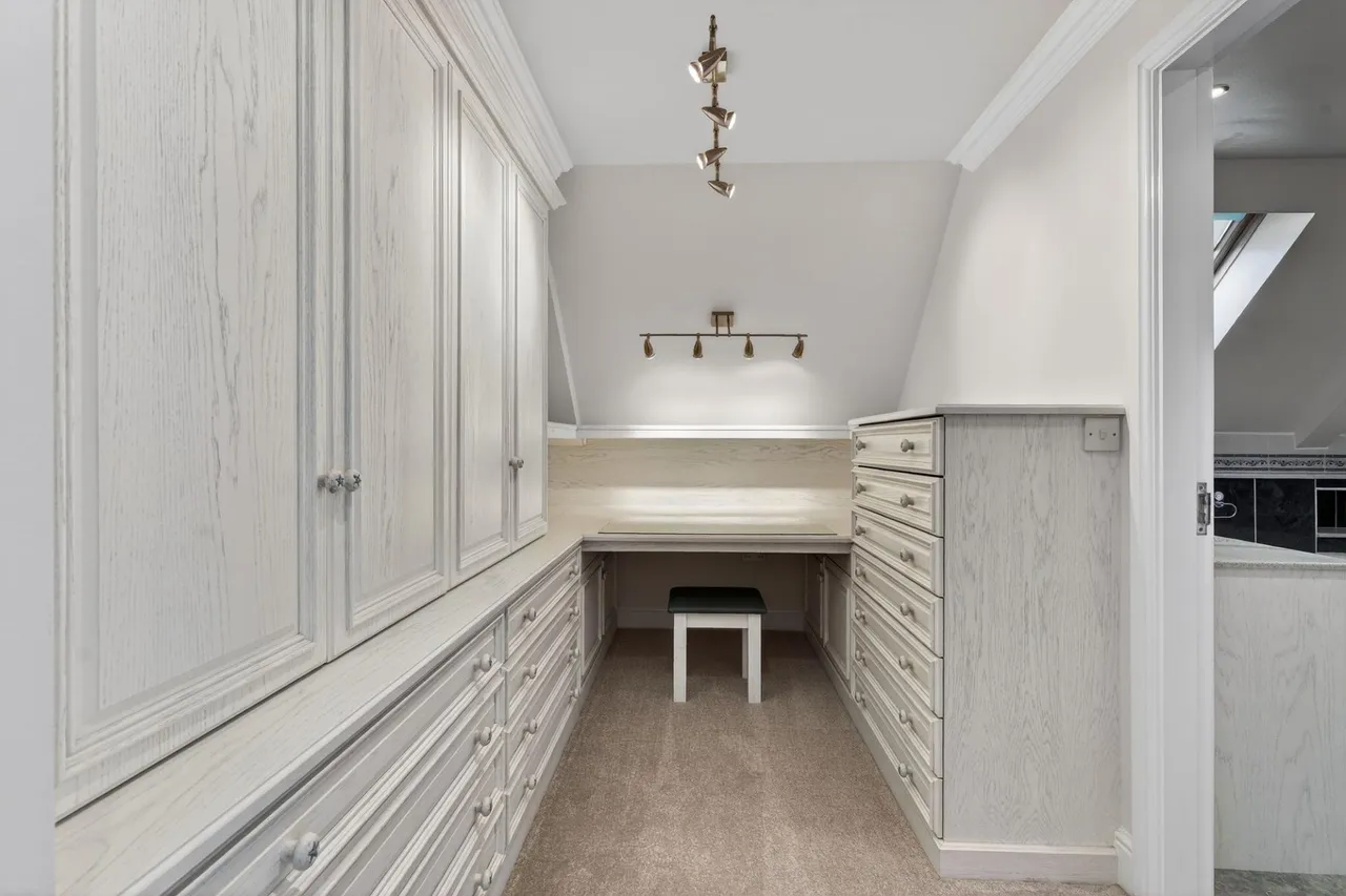 North Promenade, Nicoll Court, FY8, photo 16