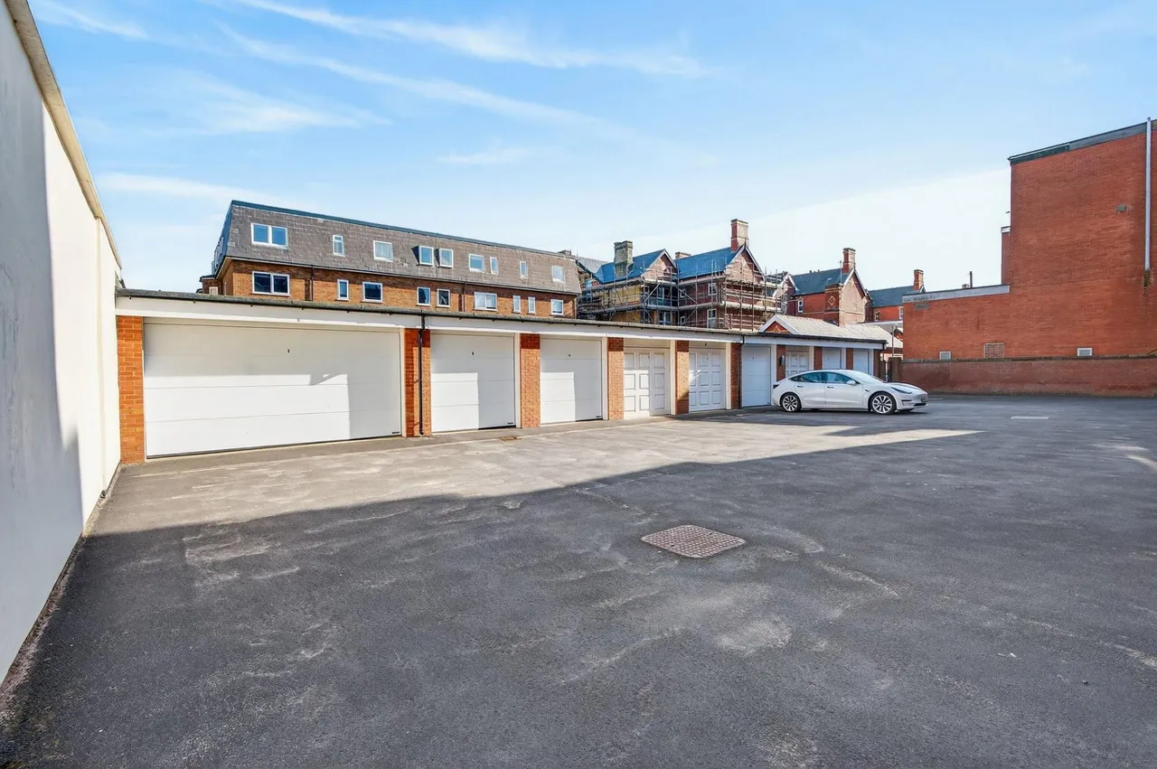 North Promenade, Nicoll Court, FY8, photo 31