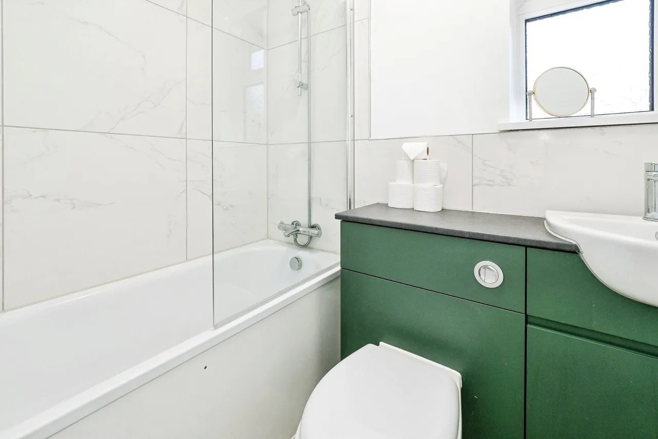 Thurlby Close, Woodford Green, IG8, photo 11