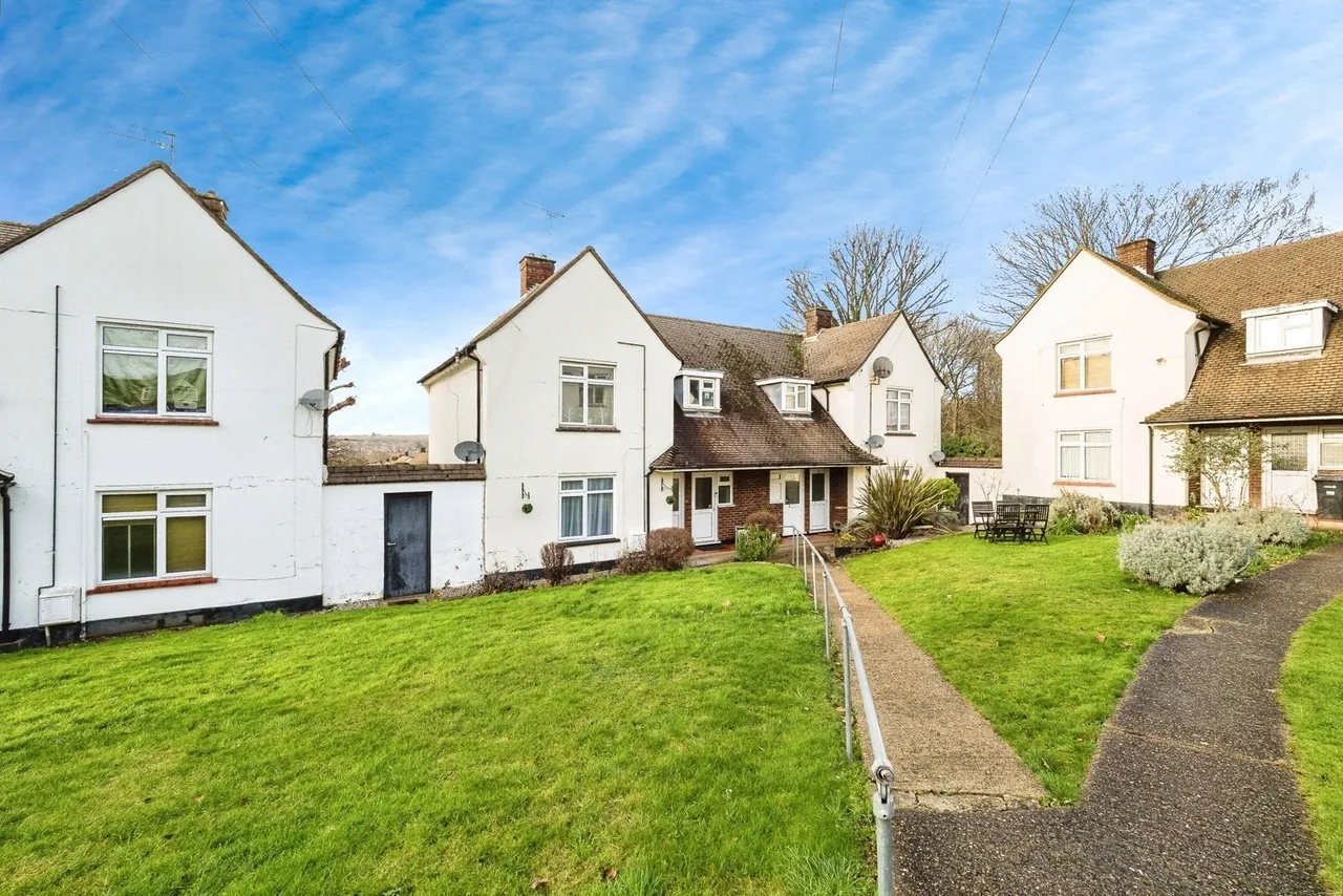 1 bed flat for sale — Thurlby Close, Woodford Green, IG8