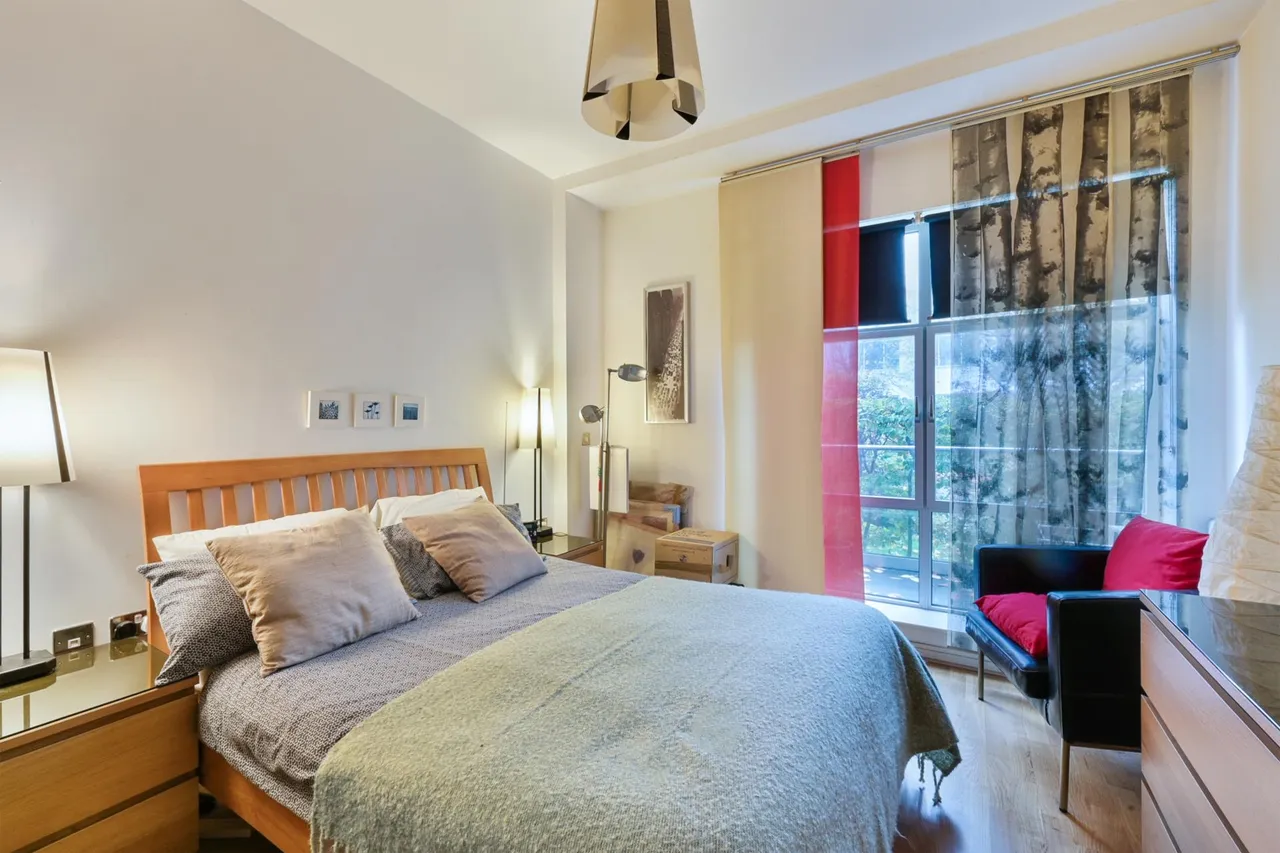 1 bed flat for sale, Great West Road, Brentford, TW8