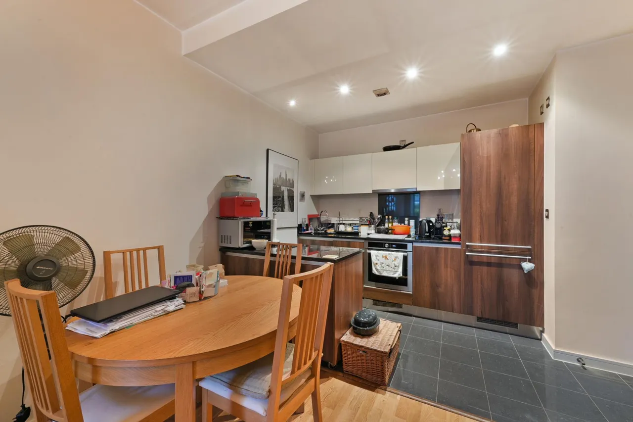 Great West Road, Brentford, TW8, photo 8