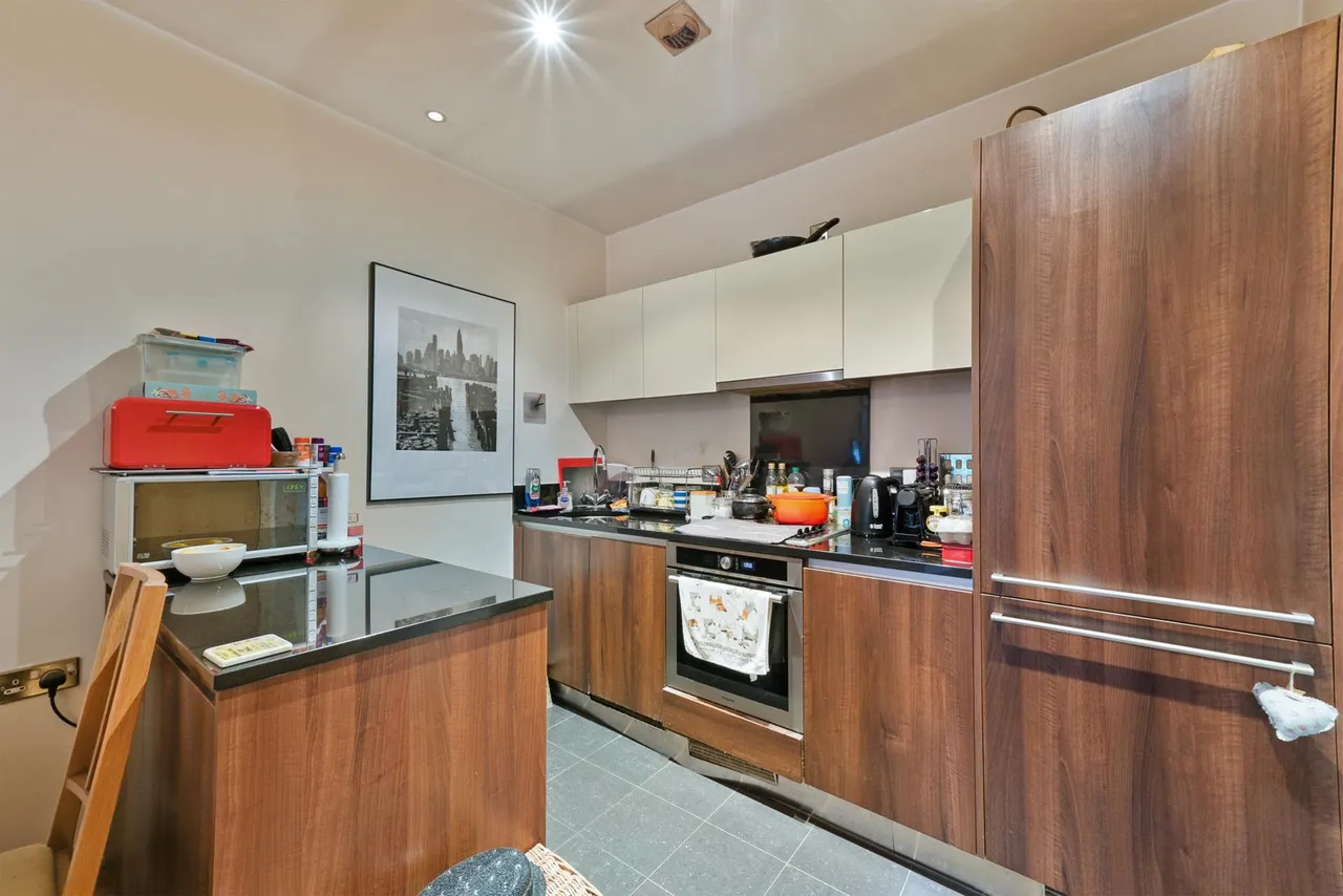 Great West Road, Brentford, TW8, photo 3