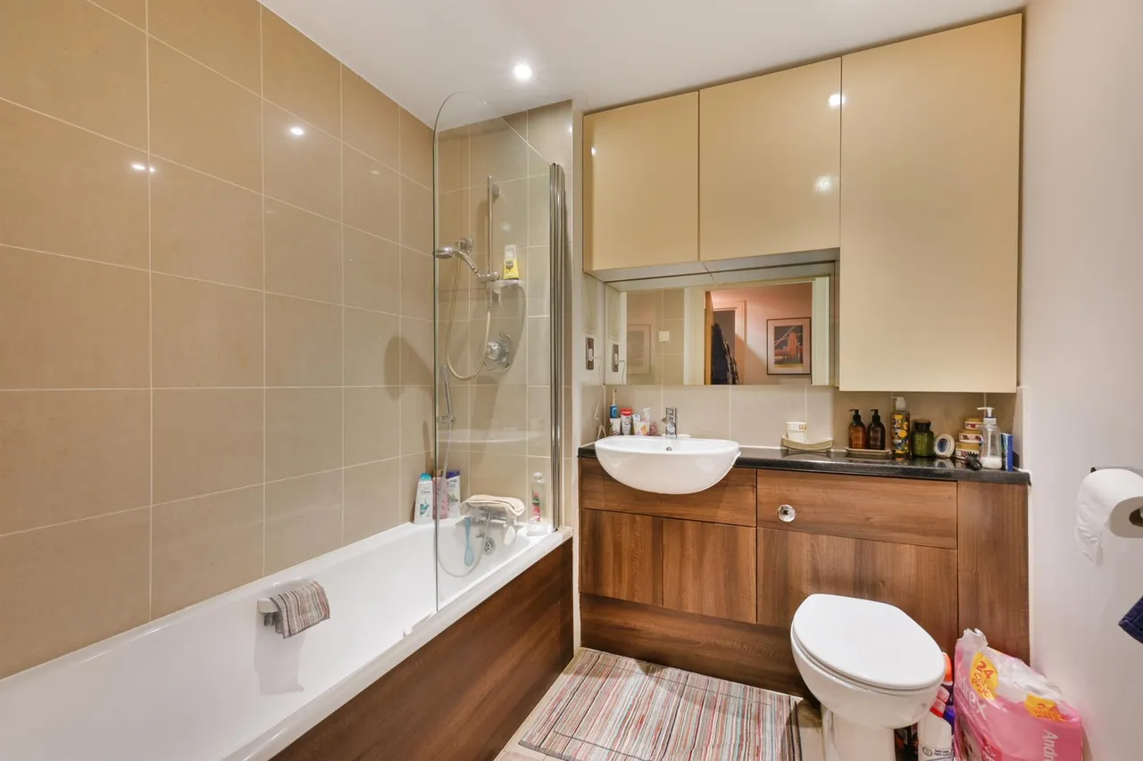 Great West Road, Brentford, TW8, photo 7