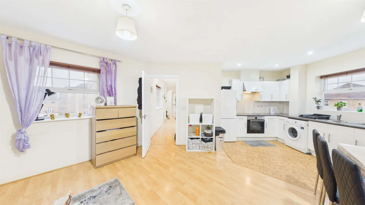 Butler Close, Edgware, photo 5
