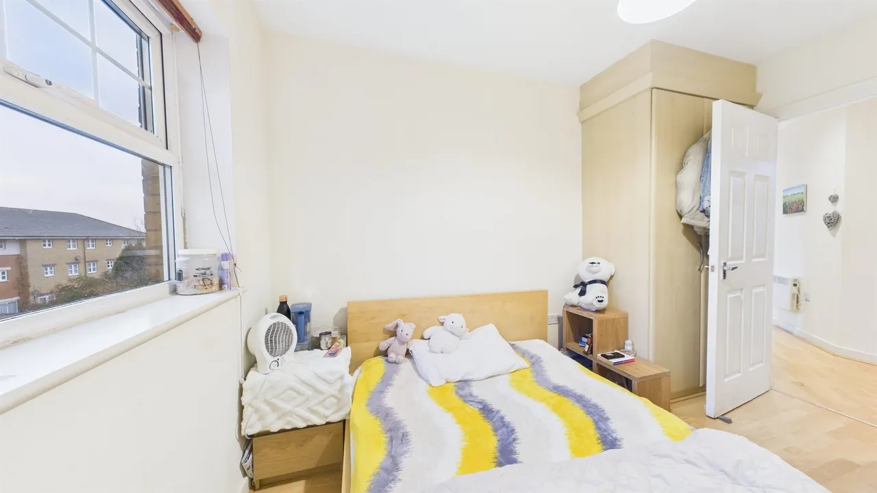 Butler Close, Edgware, photo 10