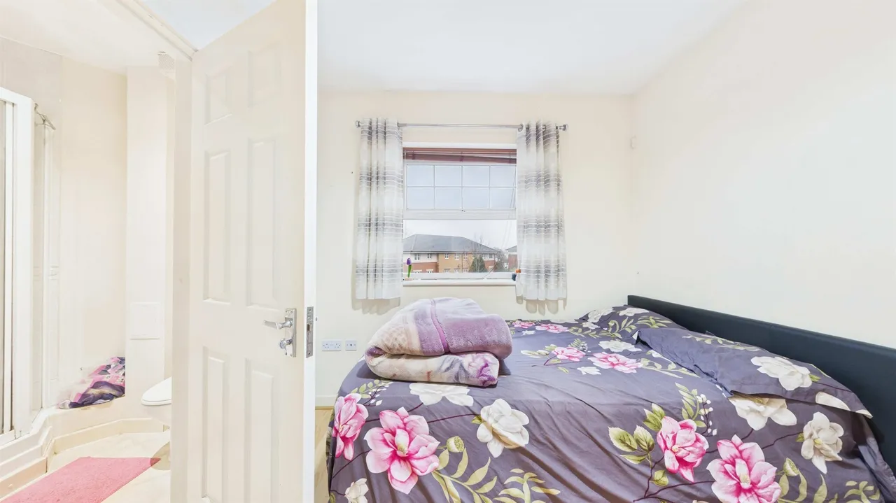 Butler Close, Edgware, photo 4