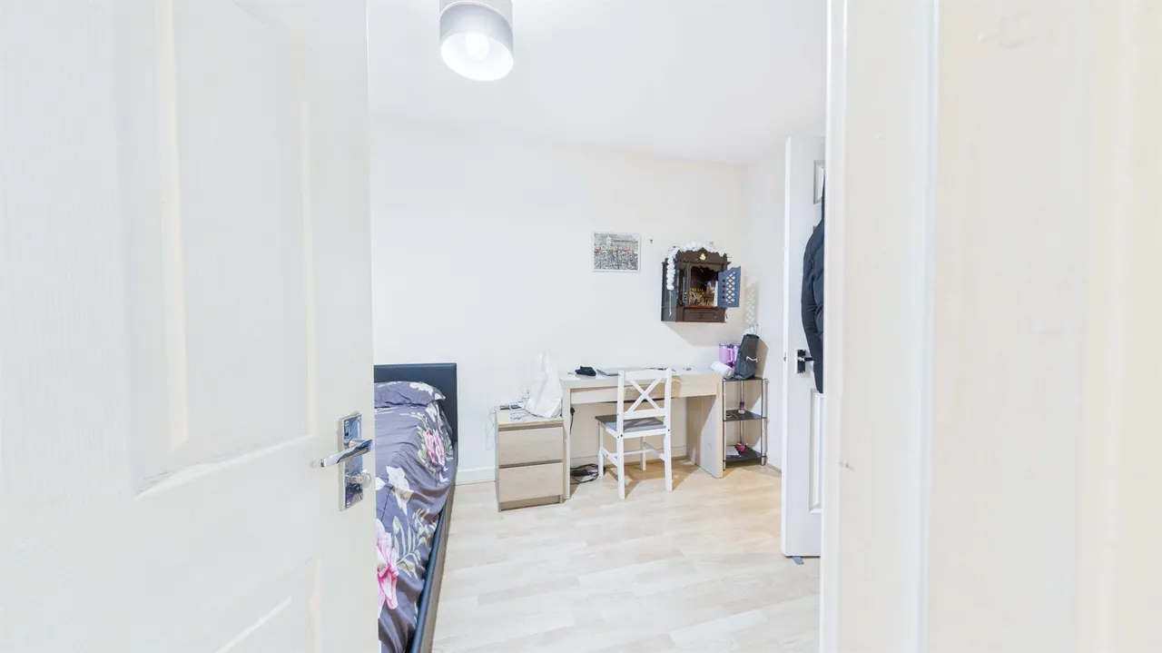Butler Close, Edgware, photo 6