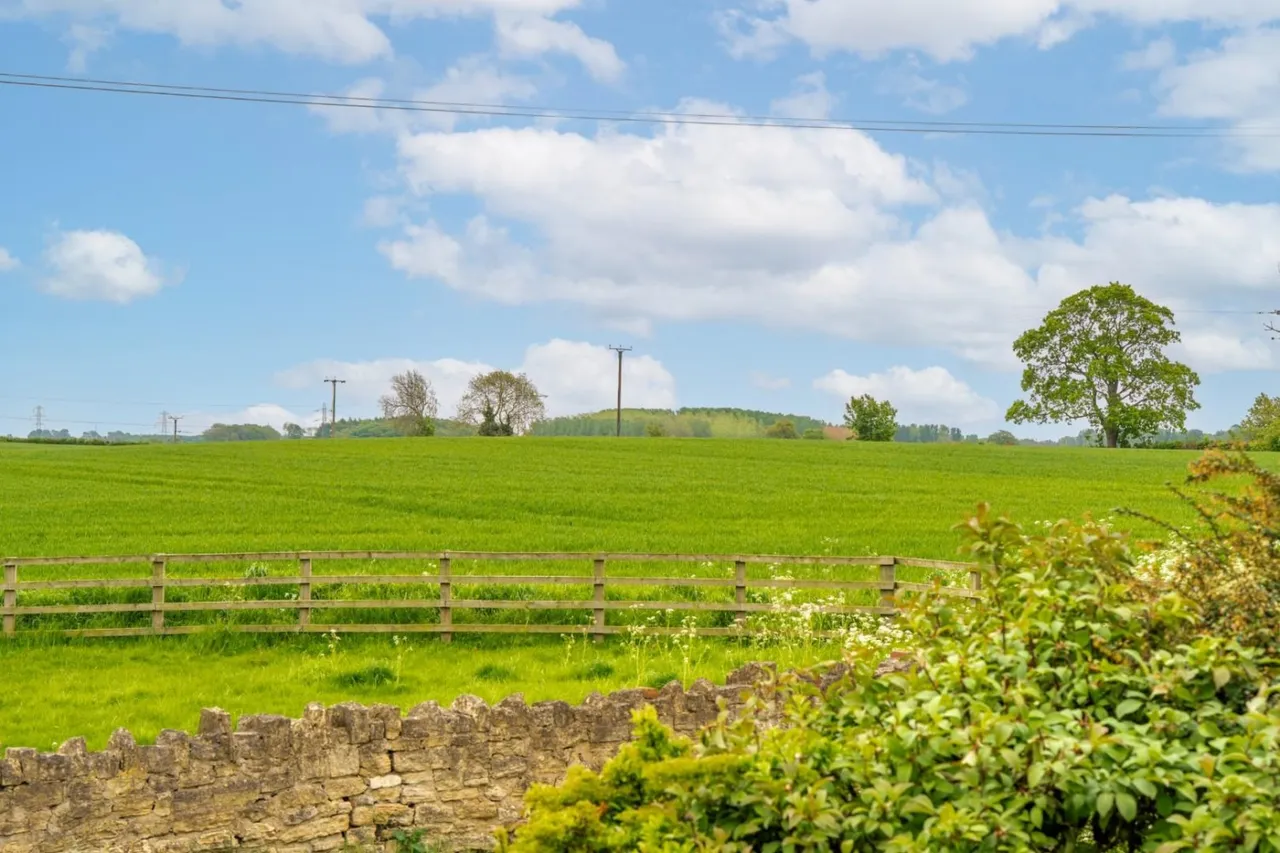 Aberford Road, Bramham, LS23, photo 20