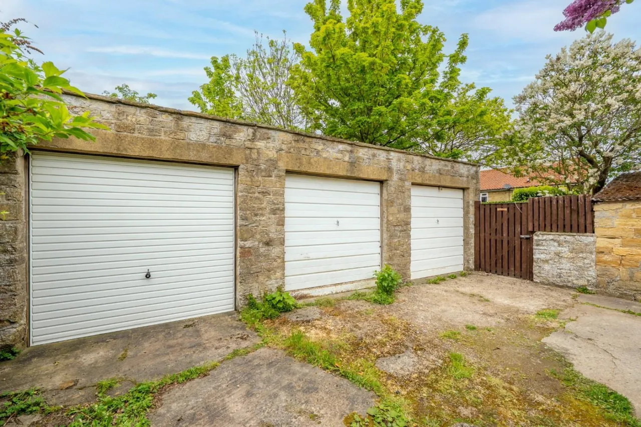Aberford Road, Bramham, LS23, photo 19
