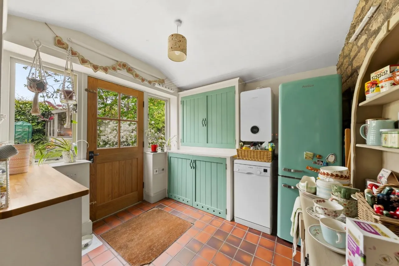 Aberford Road, Bramham, LS23, photo 13