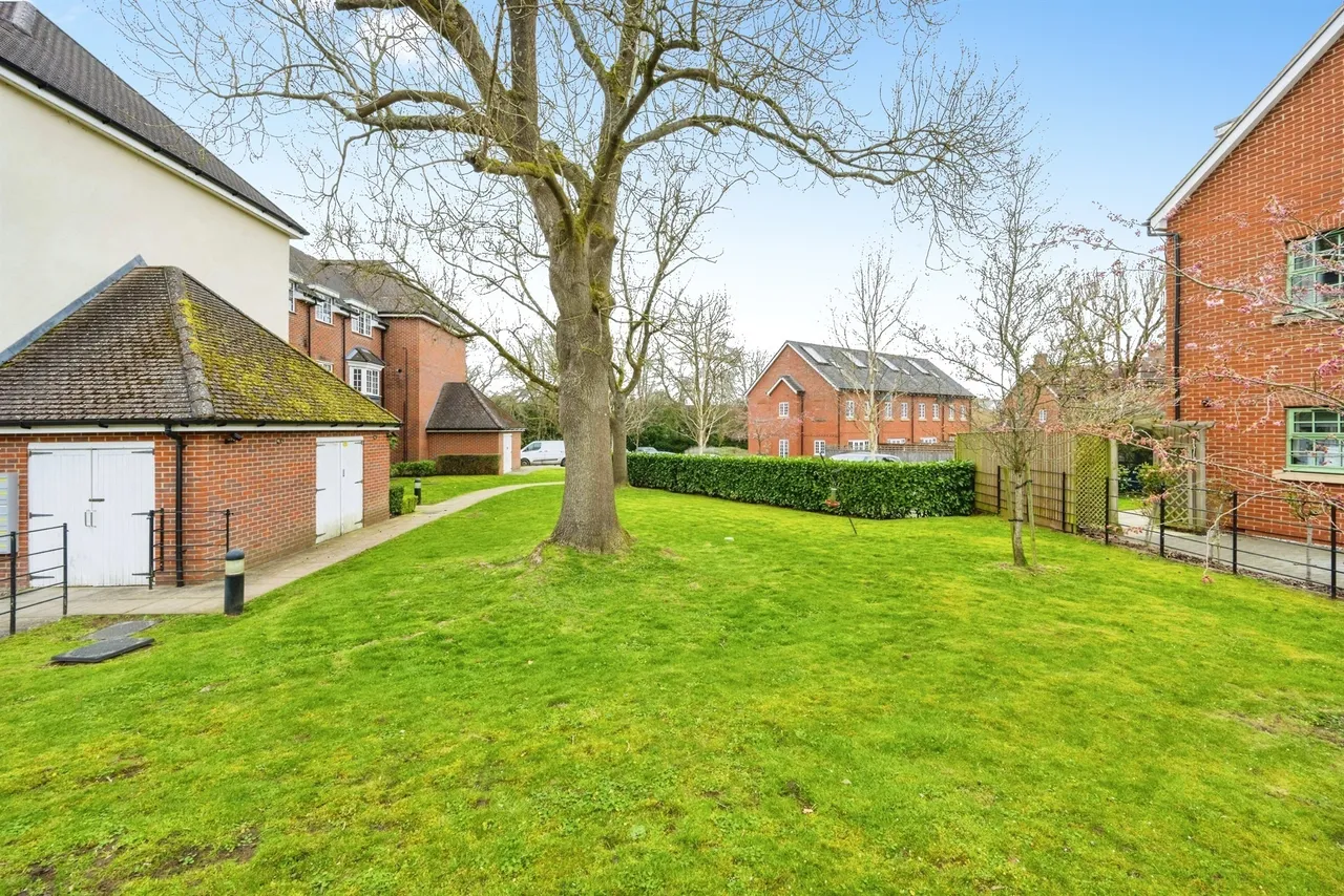 Scarlett Avenue, Wendover, HP22, photo 14