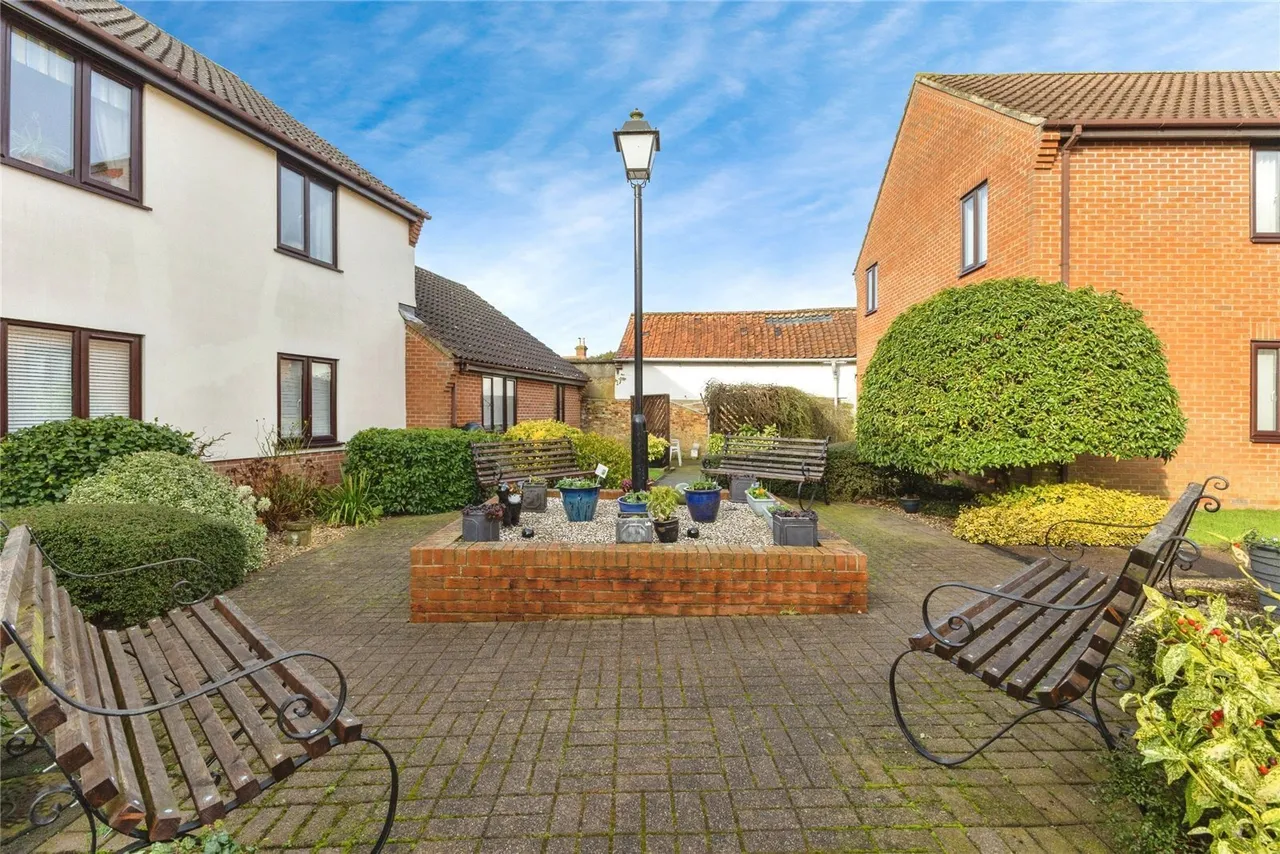 Middleton Court, Wymondham, Norfolk, NR18, photo 2