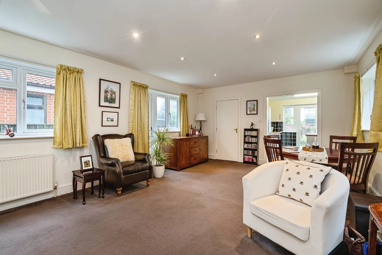 Avondale Road, Gorleston, Great Yarmouth, photo 5