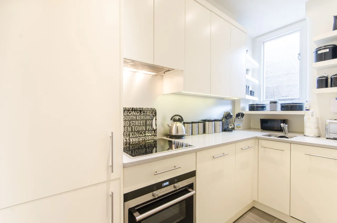 4 Langham Mansions, Earls Court Square, London, photo 2
