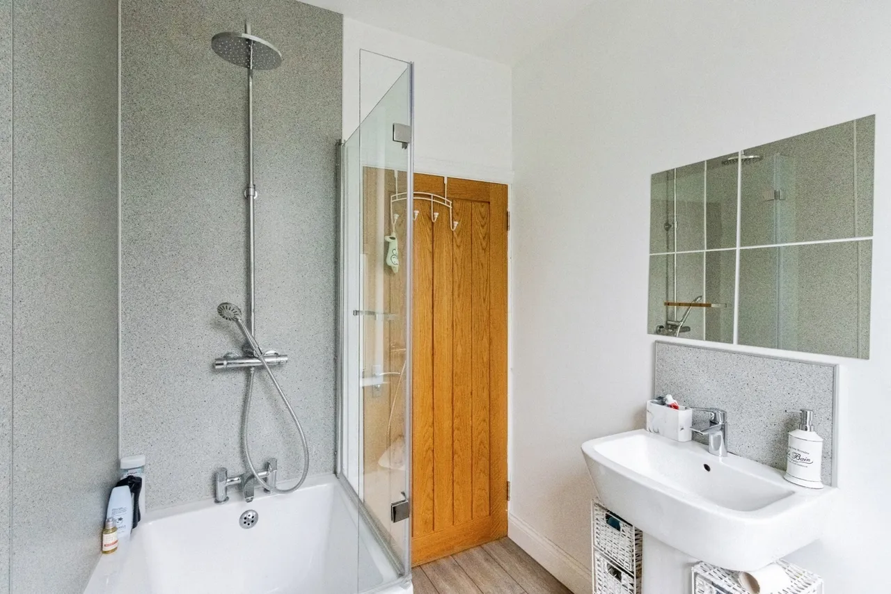 Denby Dale Road, WEST YORKSHIRE, WF2, photo 19