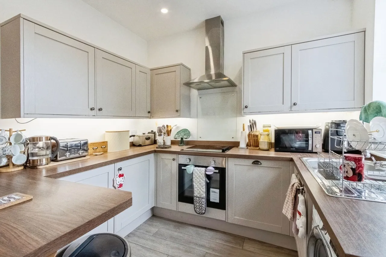 Denby Dale Road, WEST YORKSHIRE, WF2, photo 3