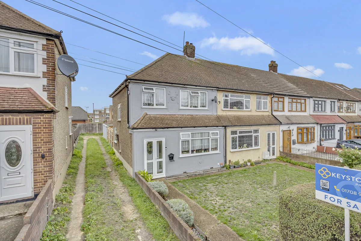 3 bed house for sale, Rainham Road, Rainham, RM13